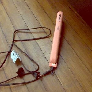 Amika strand perfect ceramic styler flat iron -